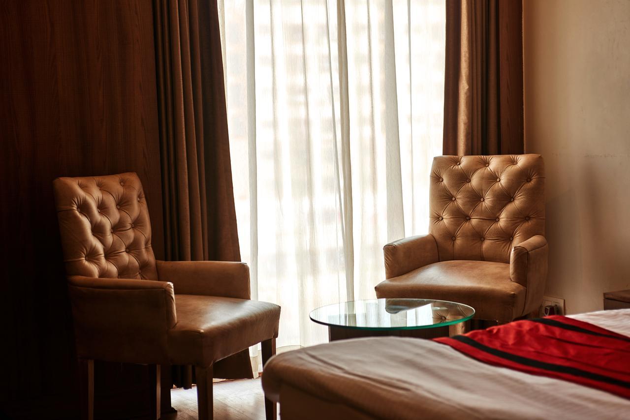 All - Fresco Hotel Calcutta Extérieur photo